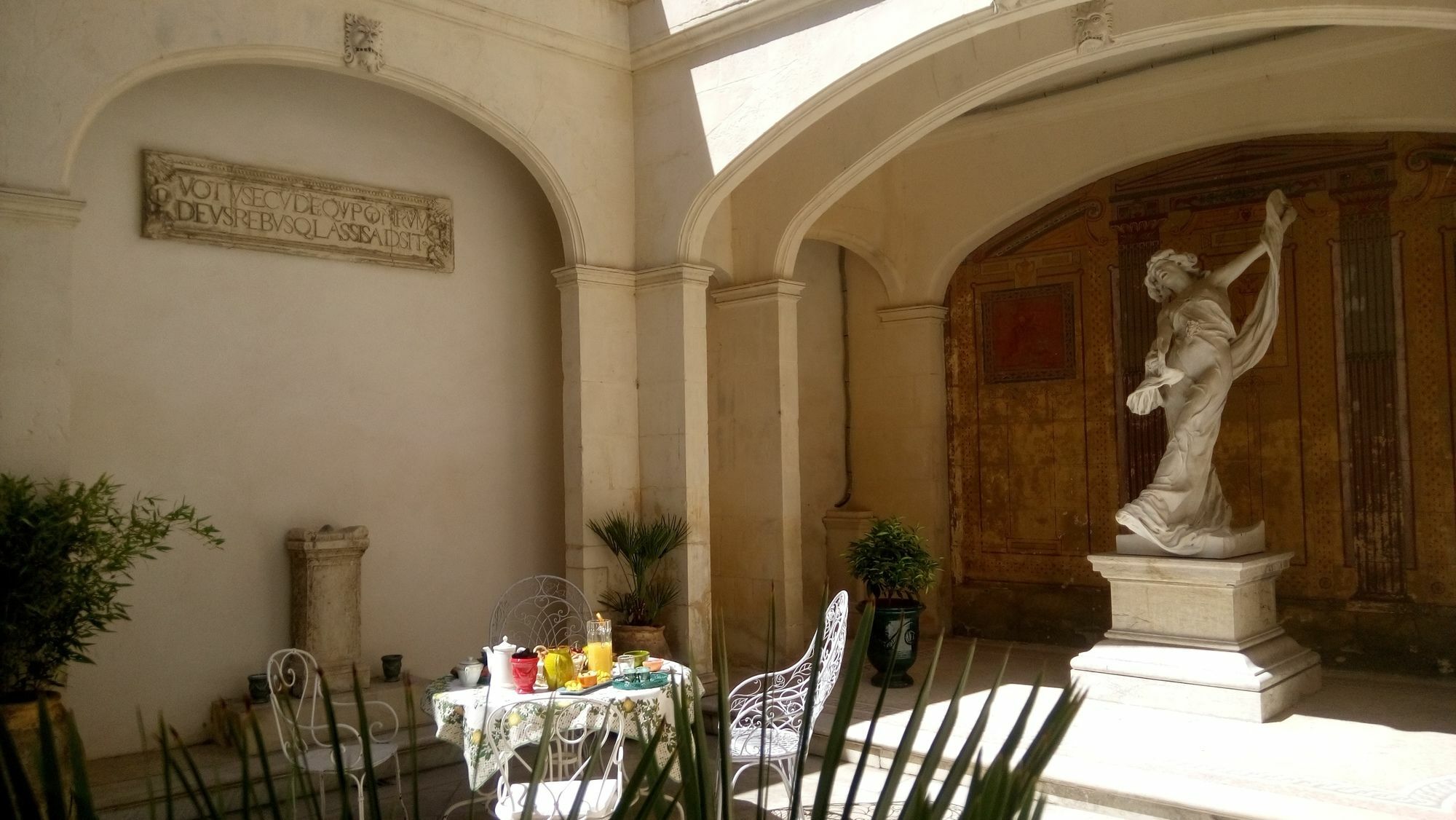 Palais De Luppe, Chambre D'Hotes Arles Buitenkant foto
